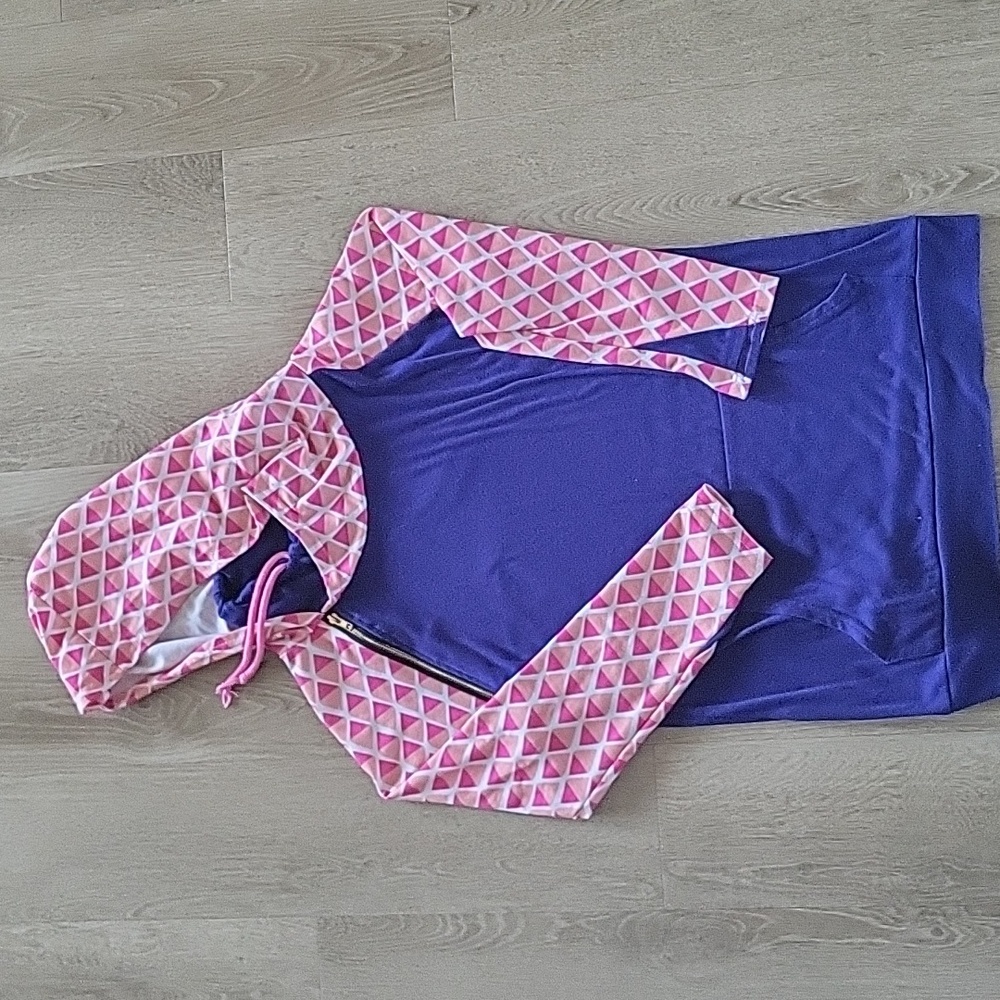 Women's long sleeve hoddie!